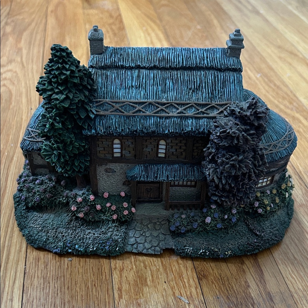 Thomas Kinkade Cottage Figurine with Green and Brown Accents